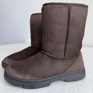 Size 7W UGG Australia Ultimate Short Brown Suede Women's Winter Boots  Sheepskin